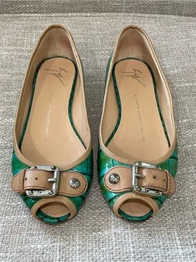Giuseppe Zanotti Italian Y2K Green Leather Open Toe Flats w/Buckle Accent (7.5)